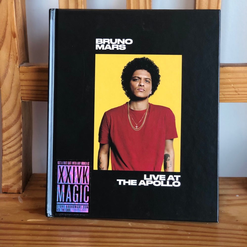 Bruno Mars 24K Magic World Tour Book